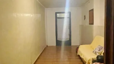 Casa en venta en Calle de Amunt, cerca de Carrer Santa Bárbara, Vilanova d'Alcolea de 75.000 €