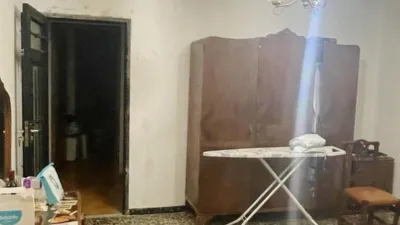 Casa en venta en Calle de Amunt, cerca de Carrer Santa Bárbara, Vilanova d'Alcolea de 75.000 €