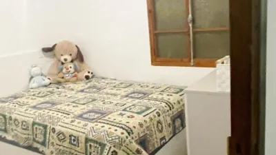 Casa en venta en Calle de Amunt, cerca de Carrer Santa Bárbara, Vilanova d'Alcolea de 75.000 €