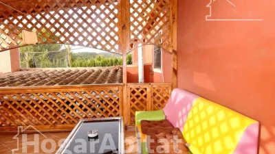 Chalet en venta en Calle Enmig, Borriol de 245.000 €
