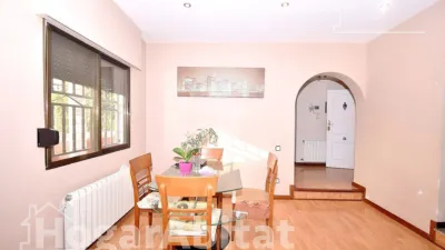 Chalet en venta en Calle Enmig, Borriol de 245.000 €