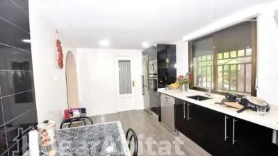 Chalet en venta en Calle Enmig, Borriol de 245.000 €