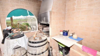 Chalet en venta en Calle Enmig, Borriol de 245.000 €