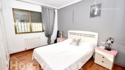 Chalet en venta en Calle Enmig, Borriol de 245.000 €