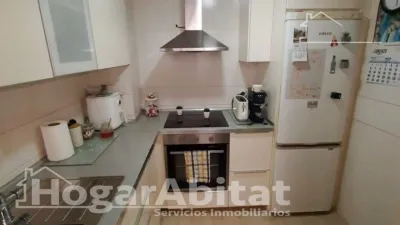 Apartment on Ramón Gallud Street photo 9