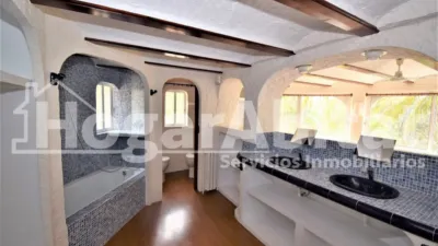 Chalet on Ronda del Puig de Santa María photo 10