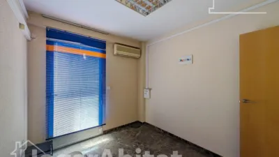 Flat on Calle de Valdés photo 20