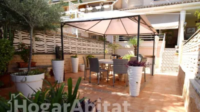 Terraced house on Carrer de Vicente Andrés Estellés photo 2