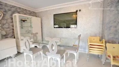 Terraced house on Calle de Amadeo Valls photo 3
