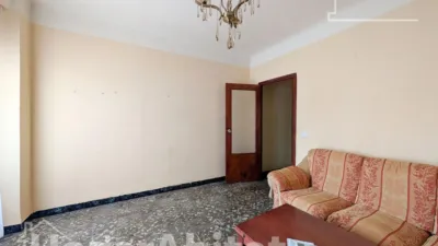 Apartment on Avenida del Maestro Alonso photo 3