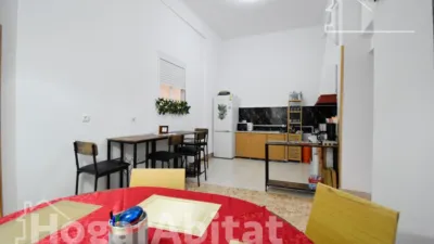 Flat on Ferrocarril d'Alcoi Street photo 2