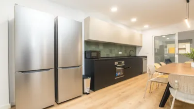 Habitación en alquiler en Calle Joan Carles I, Número 19, Centro (Distrito Núcleo Urbano. Elx - Elche) de 360 €<span>/mes</span>