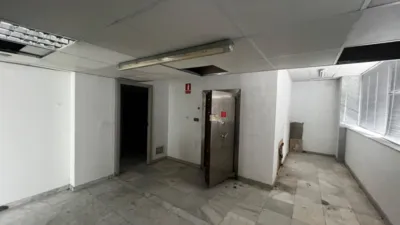 Local comercial en alquiler en Asilo - Pisos Azules - Vista 2