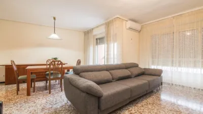 Apartment on Avinguda de la Llibertat, 118 photo 3