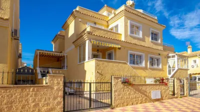 Casa adosada en venta en Calle Maladeta – pohled 4