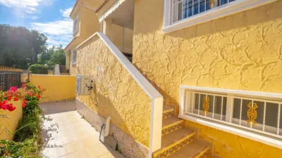 Casa adosada en venta en Calle Maladeta – pohled 5