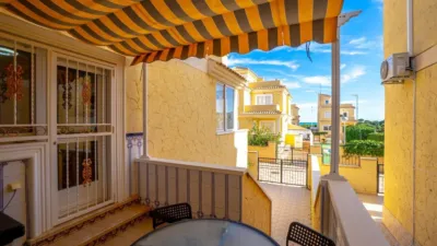 Casa adosada en venta en Calle Maladeta – další