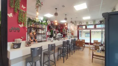 Local comercial en venta en Calle de Seselle - Mehr