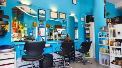 Local comercial en alquiler en Avenida de Santa Marina, cerca de Calle Mantiña - Vista 4