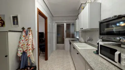 Piso en calle Menéndez Pelayo photo 10