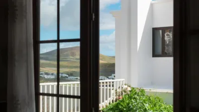 Casa adosada en venta en Calle Severo Ochoa, Tías de 295.000 €