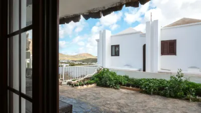 Casa adosada en venta en Calle Severo Ochoa, Tías de 295.000 €