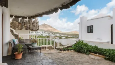 Casa adosada en venta en Calle Severo Ochoa, Tías de 295.000 €