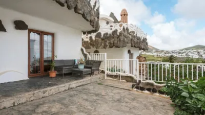 Casa adosada en venta en Calle Severo Ochoa, Tías de 295.000 €