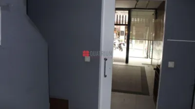 Local comercial en alquiler en Rúa da República de El Salvador - Más