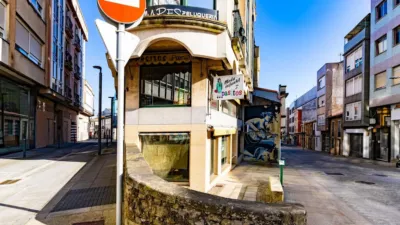 Local comercial en venta en Calle de San Xosé - Más