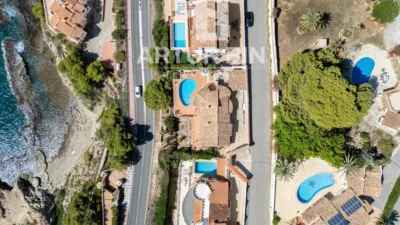 Chalet in La Fustera photo 14