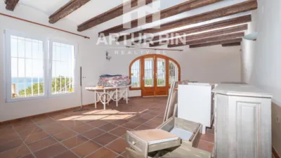 Chalet in La Fustera photo 5