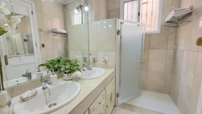 Chalet en venta en Calle de los Sueños, cerca de Calle del Poeta Hernández Amador, Salamanca-Uruguay-Las Mimosas (Distrito Centro-Ifara. Santa Cruz de Tenerife Capital) de 620.000 €