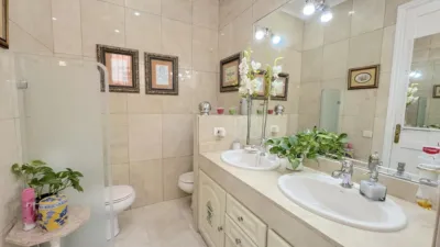 Chalet en venta en Calle de los Sueños, cerca de Calle del Poeta Hernández Amador, Salamanca-Uruguay-Las Mimosas (Distrito Centro-Ifara. Santa Cruz de Tenerife Capital) de 620.000 €