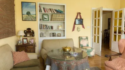 Apartment at 15 Miguel Iscar Street photo 17