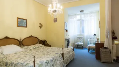 Apartment at 15 Miguel Iscar Street photo 23