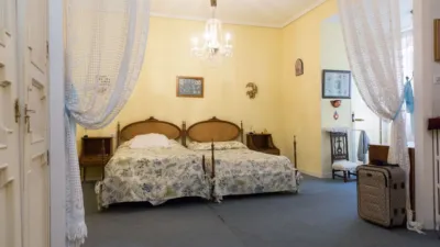 Apartment at 15 Miguel Iscar Street photo 27