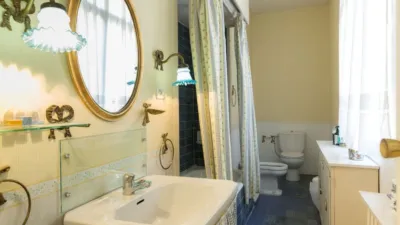 Apartment at 15 Miguel Iscar Street photo 28