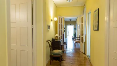 Apartment at 15 Miguel Iscar Street photo 34