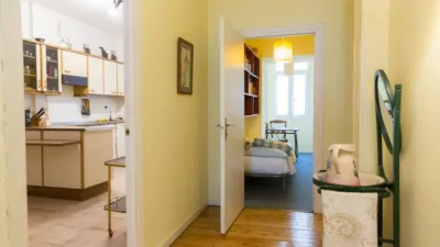 Apartment at 15 Miguel Iscar Street photo 37