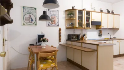 Apartment at 15 Miguel Iscar Street photo 38