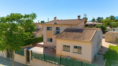 Chalet on Carrer de la Llibertat, 12 photo 8