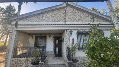 Chalet en venta en Avenida de Juan Carlos I, Villanueva de Duero de 114.900 €