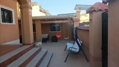 Chalet on Calle Lugar, Sector 25 photo 20