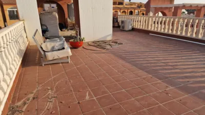Chalet on Calle Lugar, Sector 25 photo 8