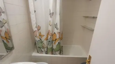 Piso en venta en Zarategi Pasealekua, cerca de Calle de Basotxiki, Intxaurrondo (San Sebastián - Donostia) de 345.000 €