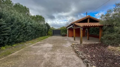 Chalet on Calle de la Pradera del Amor photo 5