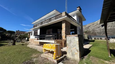 Chalet on Calle del Requebradero photo 2