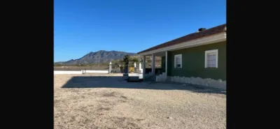 Chalet in Torre del Rico photo 3