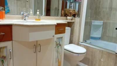 Piso en alquiler en Avenida de la Paz, cerca de Calle de la Duquesa de la Victoria, Centro (Logroño) de 950 €<span>/mes</span>